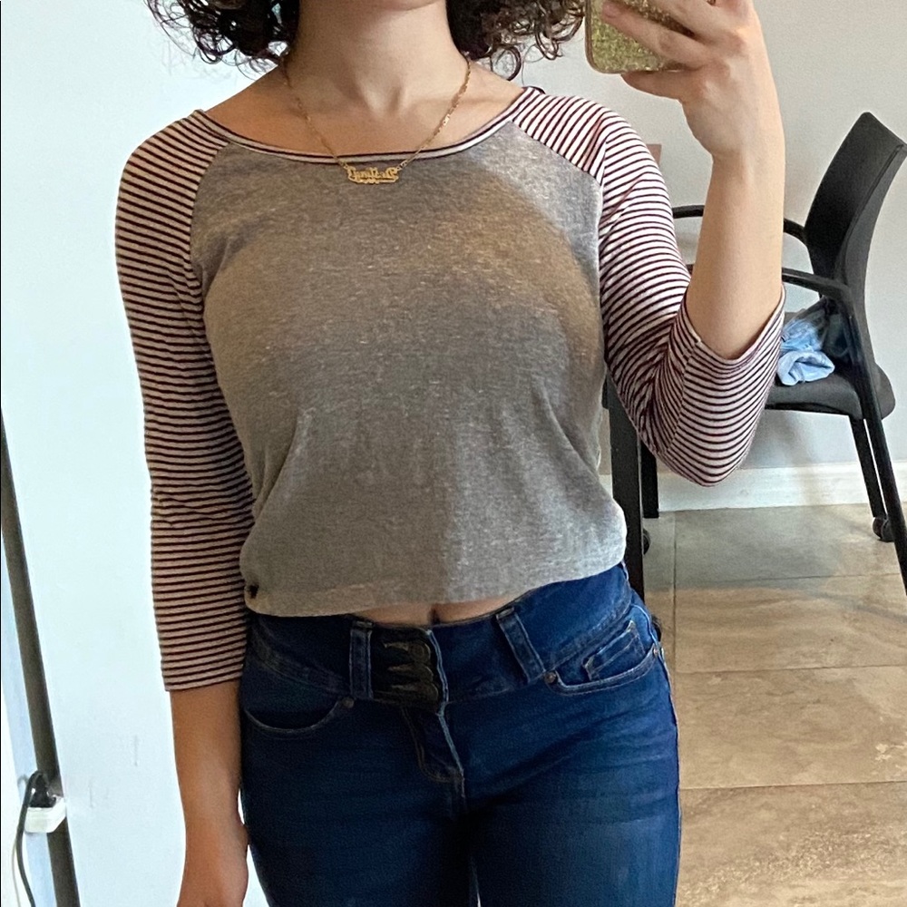 CHARLOTTE RUSSE 3/4 SLEEVE TOP - Picture 3 of 4
